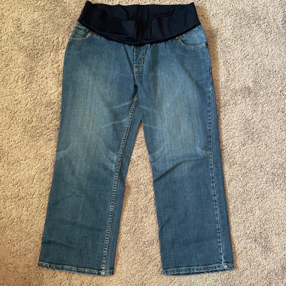 Woman’s maternity Capri jean pant